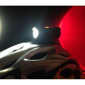 Dual front and rear facing light keeping you visible in traffic. 